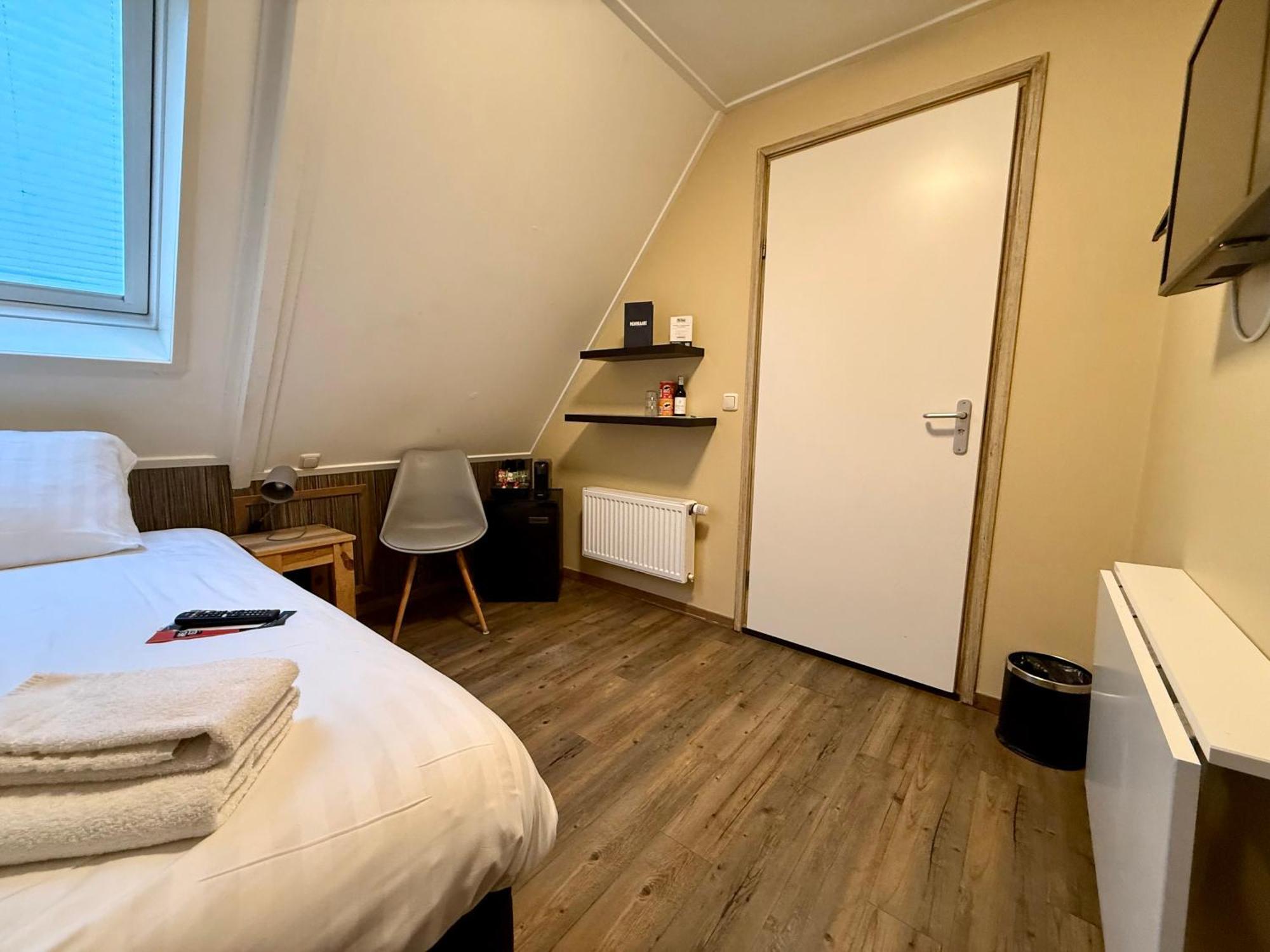 Hotel Bij Hen Op Ameland à Hollum  Extérieur photo