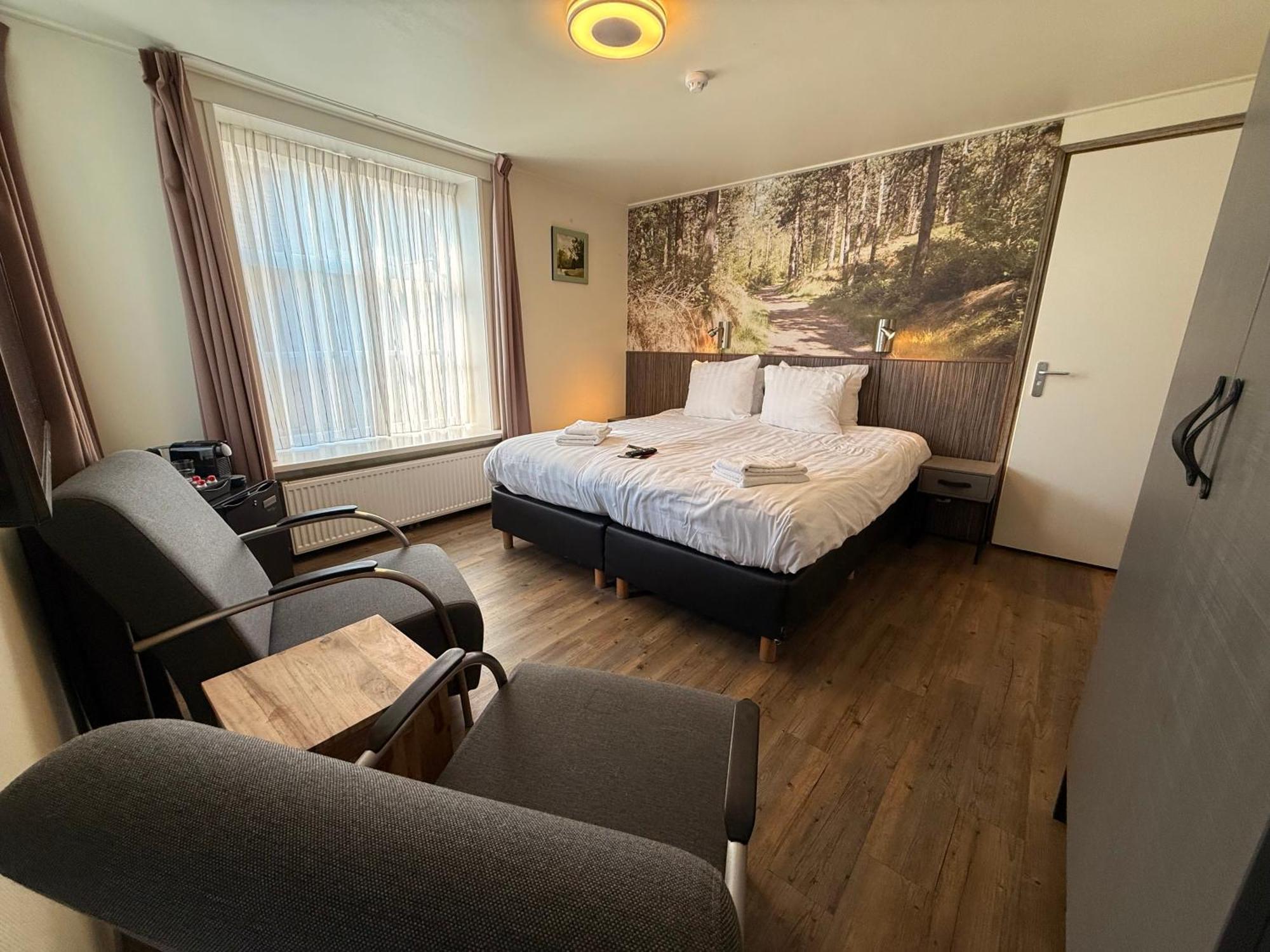 Hotel Bij Hen Op Ameland à Hollum  Extérieur photo